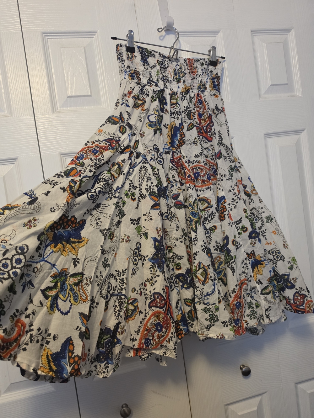 Chelsea & Theodore White Maxi Skirt with Multicolor Paisley Print